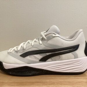 Woman’s Puma Stewie 2 Team